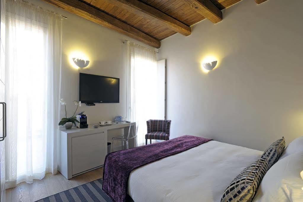 Trevi Palace Luxury Inn Rome Ruang foto
